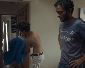 Bruna Martini, Larissa Sarmento naked - De repente  (2016) full frontal scene