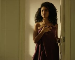 Lenita Oliver nude - Madá (2017)