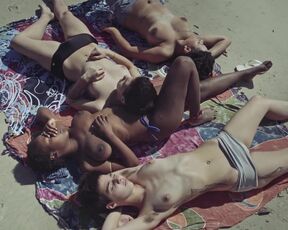 Raíssa Lopes, Yakini Kalid, Lana Lopes, Elis Menezes nude - Breakwater (2019)