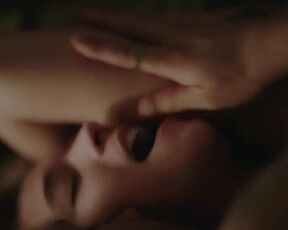 Zofia Wichlacz topless - Warszawianka s01e05 (2023) short sex scene