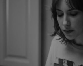 Júlia Molins, Cintia Ballbé - Uncoloured Girl (2018) topless scenes