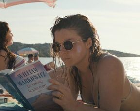 Juliette Delacroix nude, Marie-Camille Soyer nude - Une histoire d'amour (2022) lesbian sex scenes