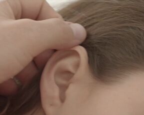 Paulette Hernández naked - Mía (2017) nudity scene