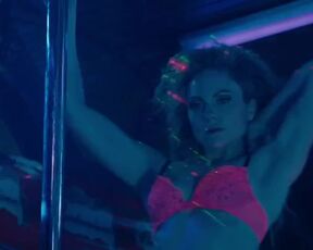 Marie-Pier Labrecque hot - Les vieux chums (2020) Sexy Striptease Scenes