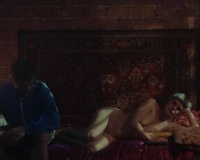 Kinga Ötvös nude - Békeidõ (2020)