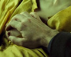 Monica Bellucci nude, Ramona Pringle nude - Shoot 'Em Up (2007)