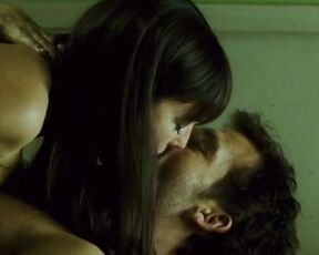 Monica Bellucci nude, Ramona Pringle nude - Shoot 'Em Up (2007)