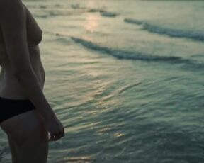 Aylin Tezel, Yuval Scharf nackt - Der Russe ist einer, der Birken liebt (2022)