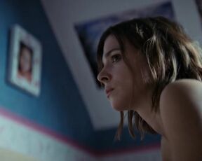 Aylin Tezel, Yuval Scharf nackt - Der Russe ist einer, der Birken liebt (2022)