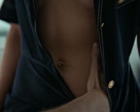 Aylin Tezel, Yuval Scharf nackt - Der Russe ist einer, der Birken liebt (2022)