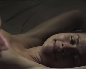 Marisol Ribeiro - Azul Marinho Preto e Branco (2010) topless scenes