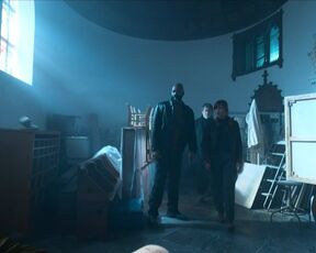 Ayumi Roux topless - Les rivieres pourpres (2022) s04e03