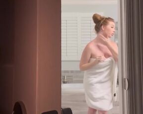 Secretly observing me bathe