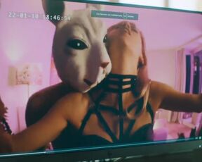 Meryl Marty, Jessica Matzig naked - Die Beschatter (2022) s01e01e04 German Hot TV Sgiw Scenes