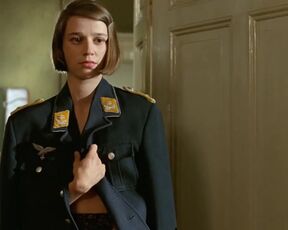 Anja Kruse, Lena Stolze - Die weiße Rose (1982) classic erotic scene