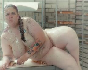 Claudia Gregersen naked - Kagefabrikken (2022) explicit nudity scene