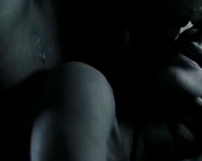 Lena Headey topless - 300 (2006) Nude Sex Celebs Scene