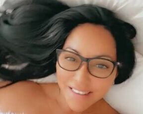 I’m online! Message me on OnlyFans: THEONLYKIARAMIA