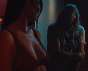 Karine St-Michel, Laurence Boileau topless - Le purgatoire des intimes (2023) nude & sex scenes