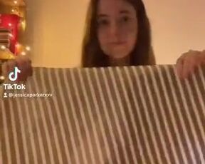 Ash-Blonde demonstrated her baps TikTok - Flash Tits