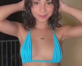 Topless dancing from a young tinny tiktokker girl