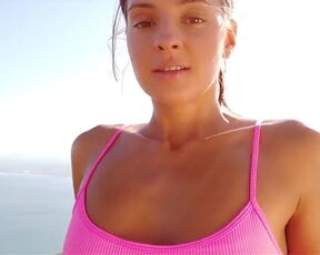 Melena Maria Rya solo - Lengthy Splashing On The Top