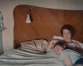 Elisa Plüss, Henriette Confurius, Judith van der Werff nackte - Ich Ich Ich (2021) hottest video