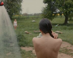 Elisa Plüss, Henriette Confurius, Judith van der Werff nackte - Ich Ich Ich (2021) hottest video