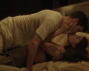 Sofia Black-D'Elia hot - Single Drunk Female s02e09 (2023) funny cunnilingus scene