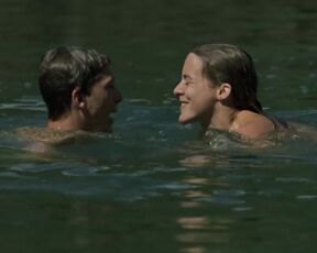 Bernadette Heerwagen - An die Grenze (2007) topless scenes