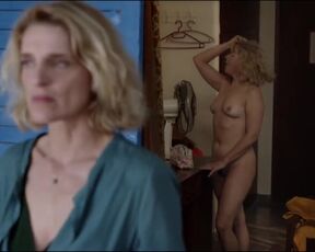 Laure Calamy, Olivia Côte, Kristin Scott Thomas - Les cyclades (2022) great scene