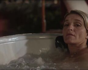 Laure Calamy, Olivia Côte, Kristin Scott Thomas - Les cyclades (2022) great scene