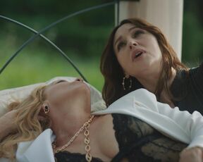 Toni Collette, Monica Bellucci - Mafia Mamma (2023) hottest videos