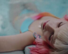 Helena Englert, Katarzyna Gałązka sexy - Bring Back Alice (2023) s01e04 bikini lesbian scene