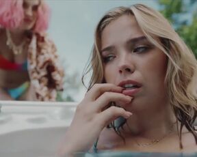 Helena Englert, Katarzyna Gałązka sexy - Bring Back Alice (2023) s01e04 bikini lesbian scene