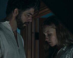 Rose-Marie Perreault, Madeleine Péloquin - La Cordonnière (2023) topless scene