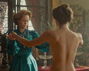 Sonia Mietielica, Monika Krzywkowska, etc - Polowanie na ćmy s01e01-03 (2022) sexy scenes