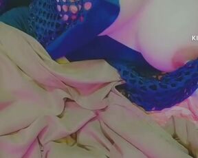 My sumptuous arab woman downblouse