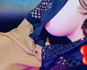 My sumptuous arab woman downblouse