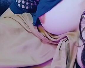 My sumptuous arab woman downblouse