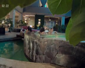 Lizeth Selene, Giovanna Grigio, Azul Guaita Bracamontes sexy - Rebelde s01e05 (2022) hot lesbian and bikini party scene