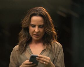 Kate del Castillo - Volver a Caer (2023) s01-e02