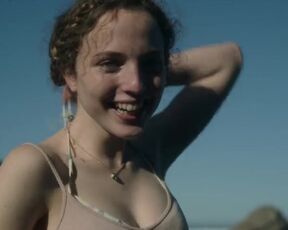 Mireia Oriol, Milena Smit, Claudia Roset topless - The Girl in the Mirror s01e05-09 (2022) nudity and scenes