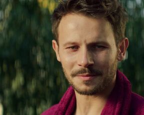 Aleksandra Poplawska, Julia Wieniawa nudity and sexy - Nie cudzolóz i nie kradnij (2022) Polish hottest video