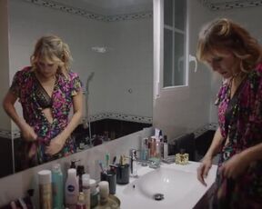 Julie de Bona, Caterina Murino -La Maison d'en face s01e02-04 (2022) hot sex scene from the movie