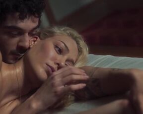 Dilan Cicek Deniz, Dolunay Soysert - Don't Leave (Kal) (2022) Sexy Scene from the movie