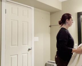 Finest dame ever working in the trades, unwrapping for douche after a lengthy day at work CARHARTTS