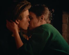 Maria Oblicka - The blue room (Niebieski pokój) (2020) Naked Celebrity