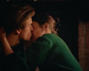 Maria Oblicka - The blue room (Niebieski pokój) (2020) Naked Celebrity