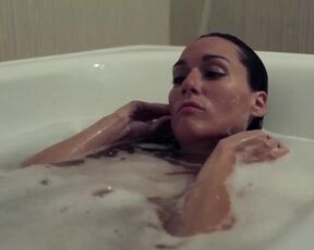 Jeanne Baron - La maison des oublies (2013) naked actress